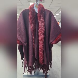 Chic Maroon Faux Fur Trim Poncho